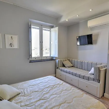 Sleeps 2 Wifi *